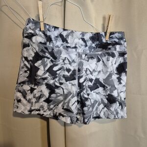 Pro Player Black & White Abstract Print Athletic Shorts